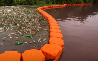 Atasi Sampah Sungai dengan Sistem Penghalau Terapung Efisien