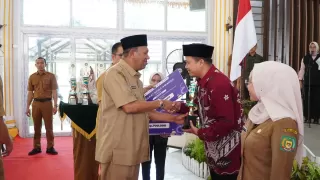 Syah Afandin Ajak Masyarakat Biasakan Menabung Sejak Dini