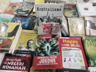 Buku Kopitalisme Ramaikan Jogja Book Fair 2025 Yogyakarta