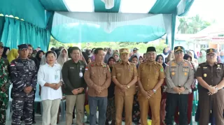 Polres Kepulauan Meranti Kawal Gerakan Pangan Murah di Alahair Timur