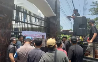 Demo Kejatisu, Mahasiswa Teriak Dugaan Korupsi Smartboard Rp50 Miliar di Era Faisal Hasrimy