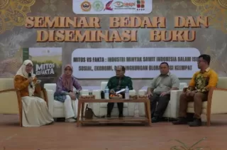 BPDP, PASPI dan Himasep Bedah Buku Kupas Tuntas Fakta Industri Sawit di Universitas LM