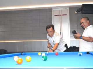 Tinjau New Hollywood Pool and Resto, H Asmar Dorong Pembinaan Atlet Biliar Lokal