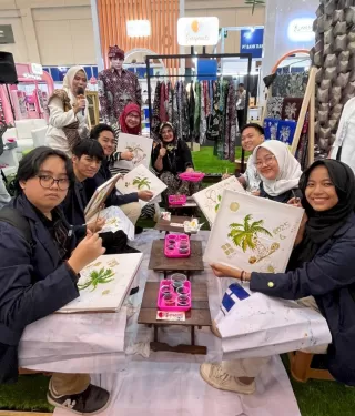 Perluas Akses Pasar UMKM Sawit, BPDP Promo Industri Sawit Halal di Pameran Halal Indo 2025