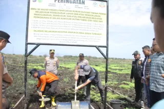 Polres Inhu Pasang 24 Plang Peringatan Karhutla