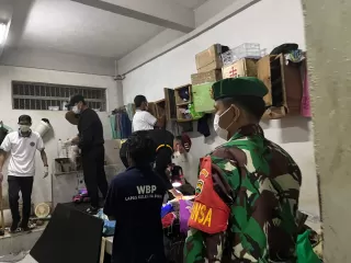 Wujudkan Akselerasi Kemenimipas, Lapas Kelas II Binjai Razia Blok Kamar Hunian dan Warga Binaan