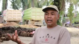 Tak Sekadar Sopir Truk Sawit