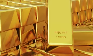 Tekanan Bearish Masih Bayangi Pasar Bikin Harga Emas Menukik