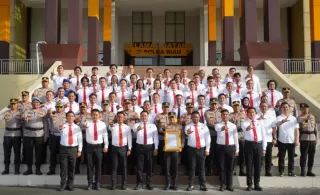 Mantap! Personel Resnarkoba Berprestasi Polres Bengkalis Diganjar Penghargaan dari Kapolda Riau