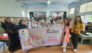 Fanbo Ajak Remaja Tampil Optimal Luar Dalam Lewat BC dan CC di SMK Puspita Persada