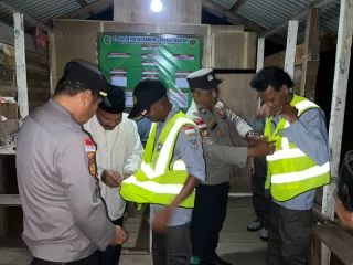 Polsek TTB Sigap Kunjungi Satkamling Desa Alai Ciptakan Rasa Aman Masyarakat