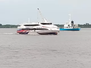 HMI Kepulauan Meranti Minta Polisi Usut Dugaan Bongkar Muat Ilegal di Selat Air Hitam