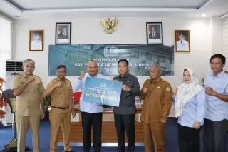 Jelang Tutup 2025, PDAM Inhu Serahkan Laba Sebesar Rp150 Juta