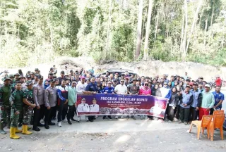 Camat Mandau Pimpin Goro Massal di Jalan Lingkar Barat Demi Kebersihan Lingkungan