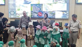 Ditlantas Polda Riau Gelar Polisi Sahabat Anak dan Green Policing di Taman Lalu Lintas