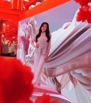 Luminous Spring di PIK Avenue Hadirkan Path of Light