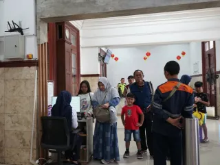 KAI Daop 9 Jember Catat Puluhan Ribu Tiket Terjual dan Hadirkan Fitur Connecting Train