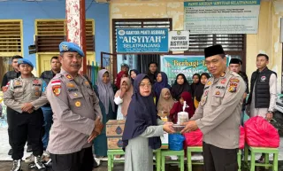 Indahnya Ramadhan, Polres Kepulauan Meranti Berbagi Takjil di Panti Asuhan Mualimin