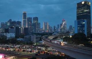 Selama Ramadhan 2026, Asyiik! Pengguna LRT Jabodebek Boleh Buka Puasa di Kereta hingga Pukul 19.00 WIB