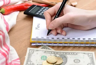 Cara Bijak Atur Anggaran Belanja Lebaran dari KVB Indonesia