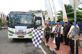 Asisten Administrasi Umum Lepas 52 Calon Haji Bank Sumut Ikuti Manasik Akbar di Medan