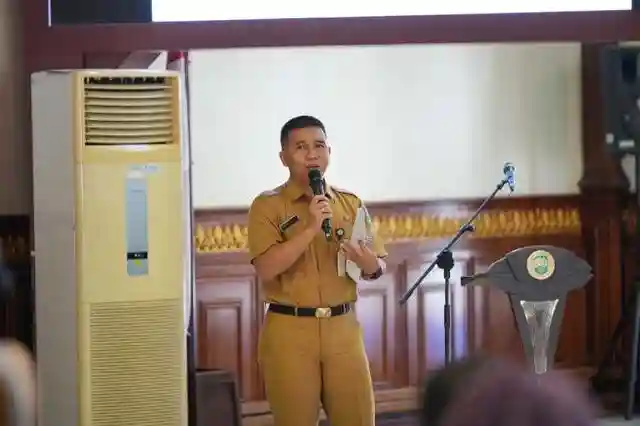 Kadisdik Siak Dorong UMKM Lokal Terlibat dalam Pengadaan Seragam Sekolah Gratis ke Depan