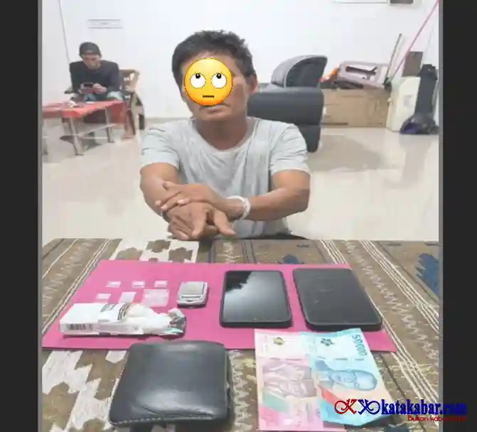 Ulah Sabu, Pria Gaek Digelandang Tim Opsnal Polsek Mandau dari Kuala Mudo II