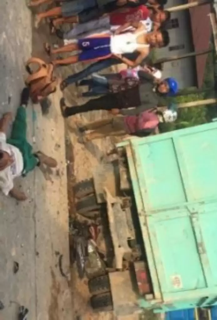 Tabrak Truk, Pelajar di Pinggir, Bengkalis Tewas Mengenaskan
