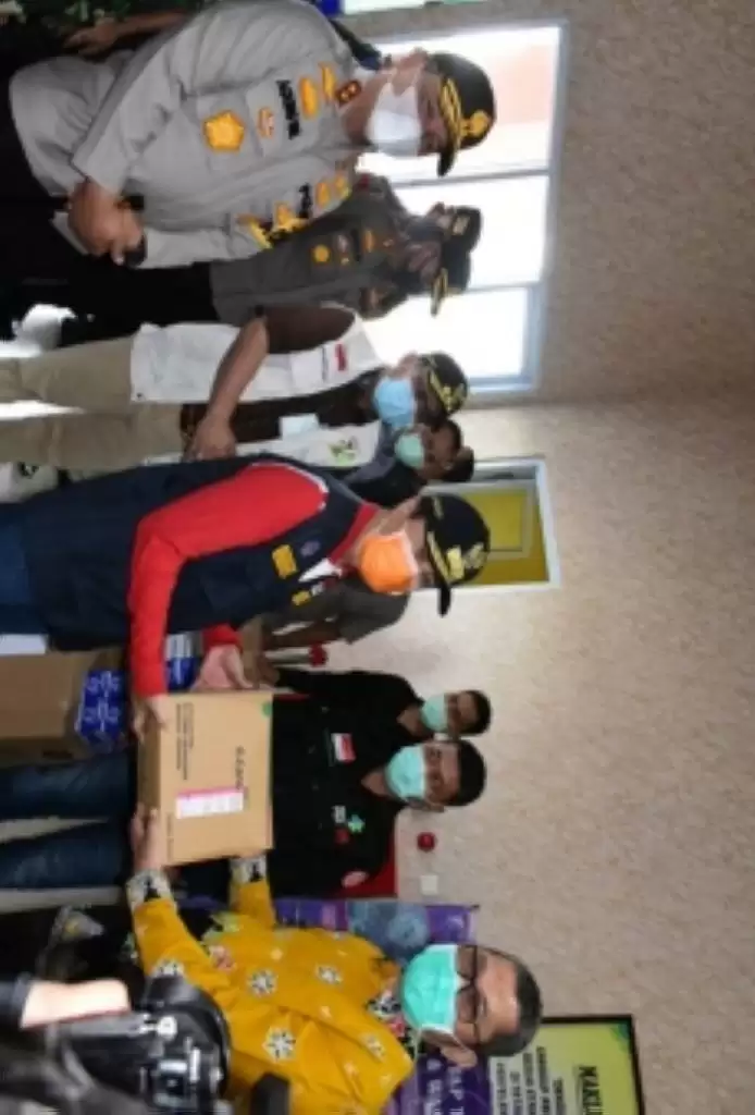 Gubernur Riau Serahkan Bantuan APD kepada RSUD Bangkinang