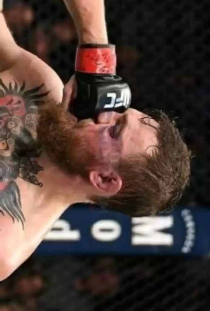 Mc Gregor Pernah Dihajar Pelatihnya