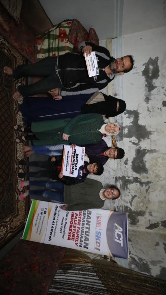 Keluarga miskin di Gaza Terima Bantuan Biaya Hidup Dari Dermawan ACT