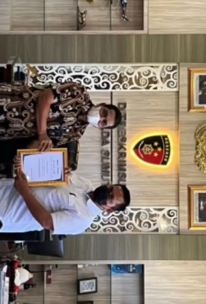 Ditreskrimsus Terima Penghargaan dari Bulog