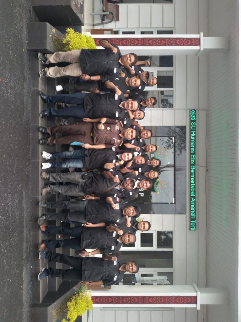 Pengurus Forwaka Bagi-Bagi Baju Kebesaran, Niat DoorStop Kejatisu Tertunda