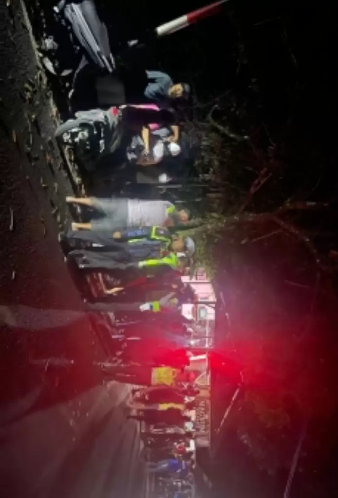 Mobil Panther Terjun ke  Jurang Sibolga,  Korban Hanya Luka - Luka