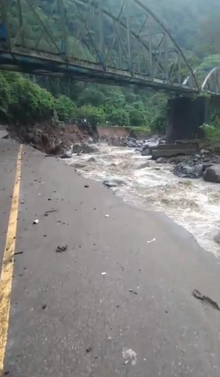 Warga Riau Diimbau Tak Bepergian ke Sumbar Sementara Waktu