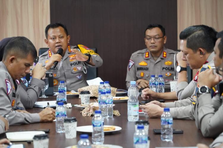 Luncurkan 'Bung Selamat' Sebulan Penuh Ditlantas Polda Riau Tekan Fasilitas di Jalan Raya