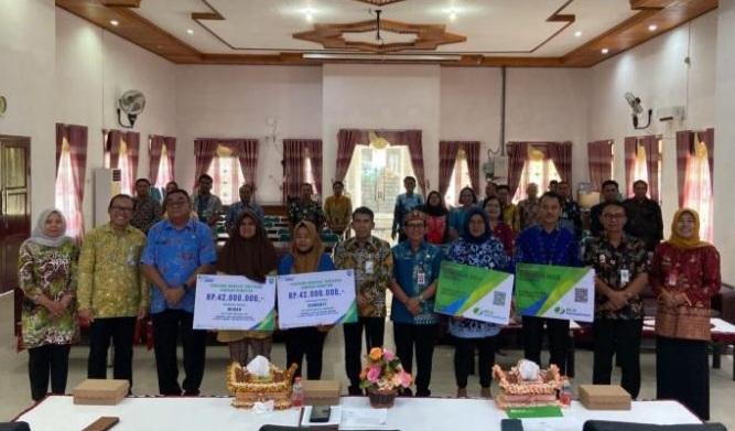 DBH Sawit Talangi Biaya Bagi Ribuan Pekerja Ikut Peserta Perlindungan Sosial di Lamandau