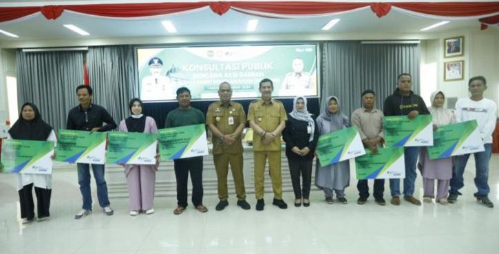 Sumringah, Ratusan Petani Sawit Terima Kartu Peserta BPJS Ketenagakerjaan di Palopo