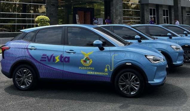 Penumpang Puas Berkali-kali Naik Taksi Online Listrik Evista di Dua Bandara