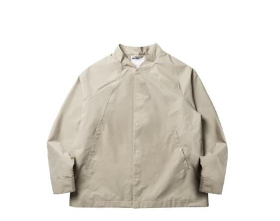 Outfit Bodypack Hadapi Cuaca Tak Terduga di Musim Hujan