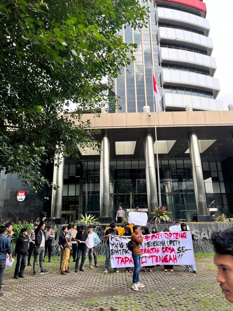 " Panggil dan Periksa Pj Bupati Tapteng beserta  Kroninya "