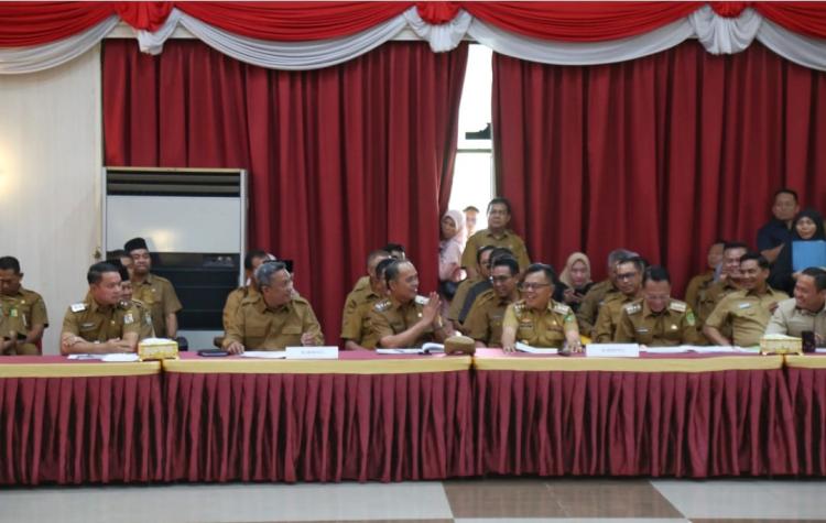 Bupati Rohul Ikuti Rapat TPID Jelang Lebaran 2025 Bersama Gubri