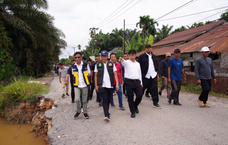 Portal Dipasang, Truk Batu Bara Dilarang Melintas Rengat-Kuala Cenaku