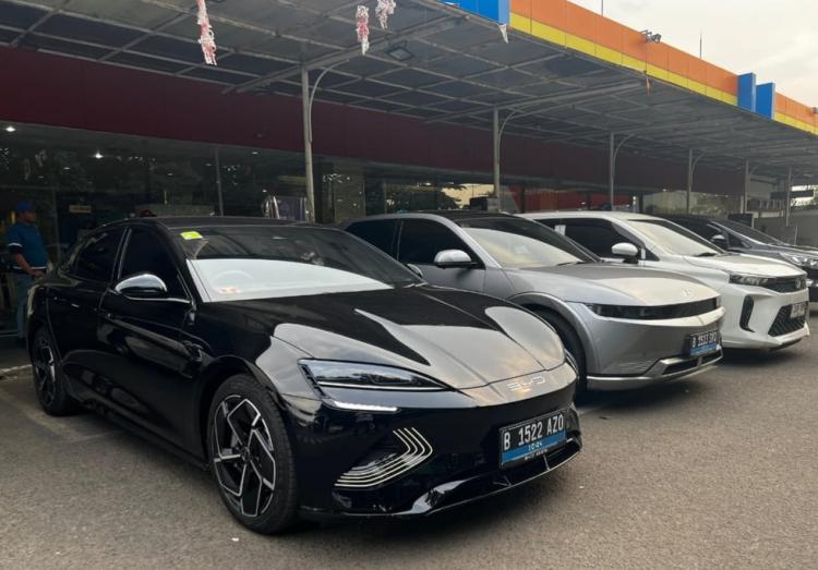 Evista Tawarkan Promo Sewa Mobil Listrik untuk Mudik, Mulai Rp4,5 Juta untuk 10 Hari!