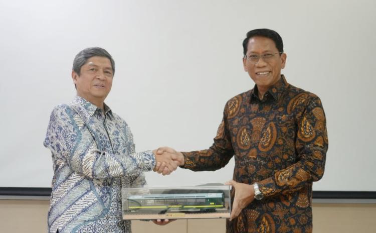 KAI Paparkan Strategi Adaptif dan Kepemimpinan Transportasi Masa Depan di Kuliah Tamu FTMD ITB