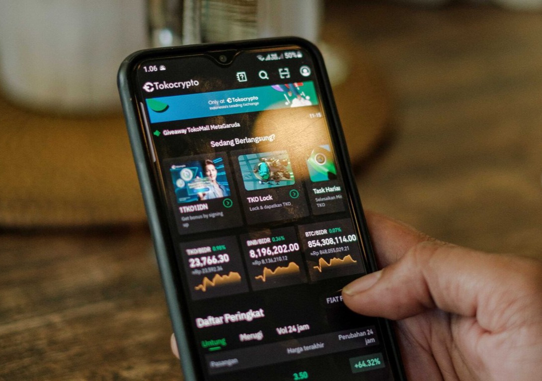 XRP dan ETH Raih Untung di Tengah Melemahnya Bitcoin, Sinyal Altseason?