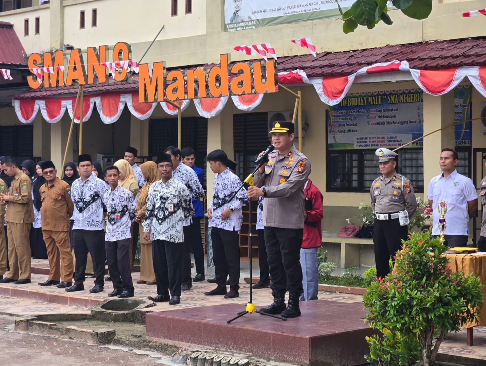 Gerebek Sekolah, Ini Pesan Kapolsek Mandau ke Siswa SMAN 9 Mandau