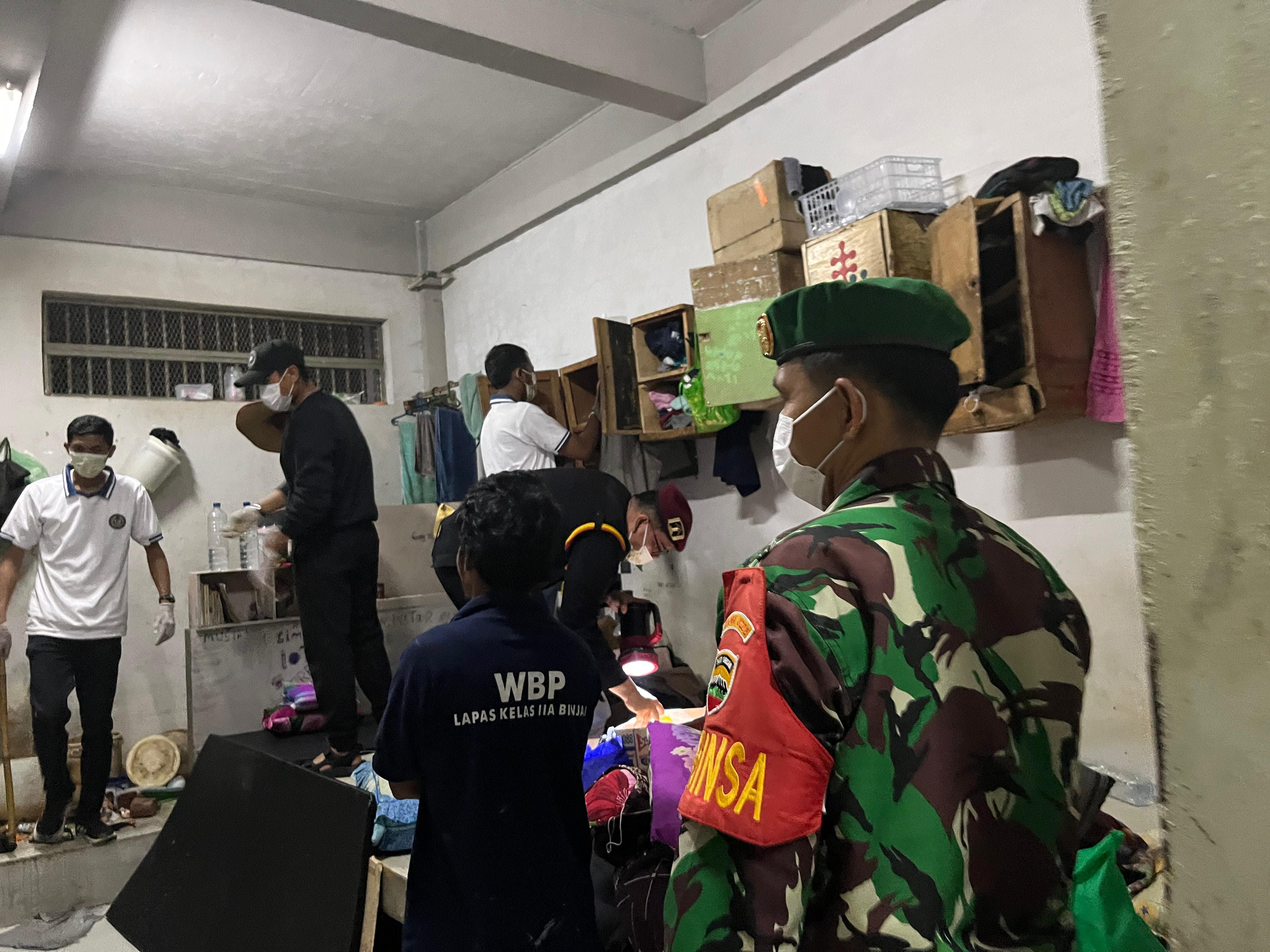 Wujudkan Akselerasi Kemenimipas, Lapas Kelas II Binjai Razia Blok Kamar Hunian dan Warga Binaan
