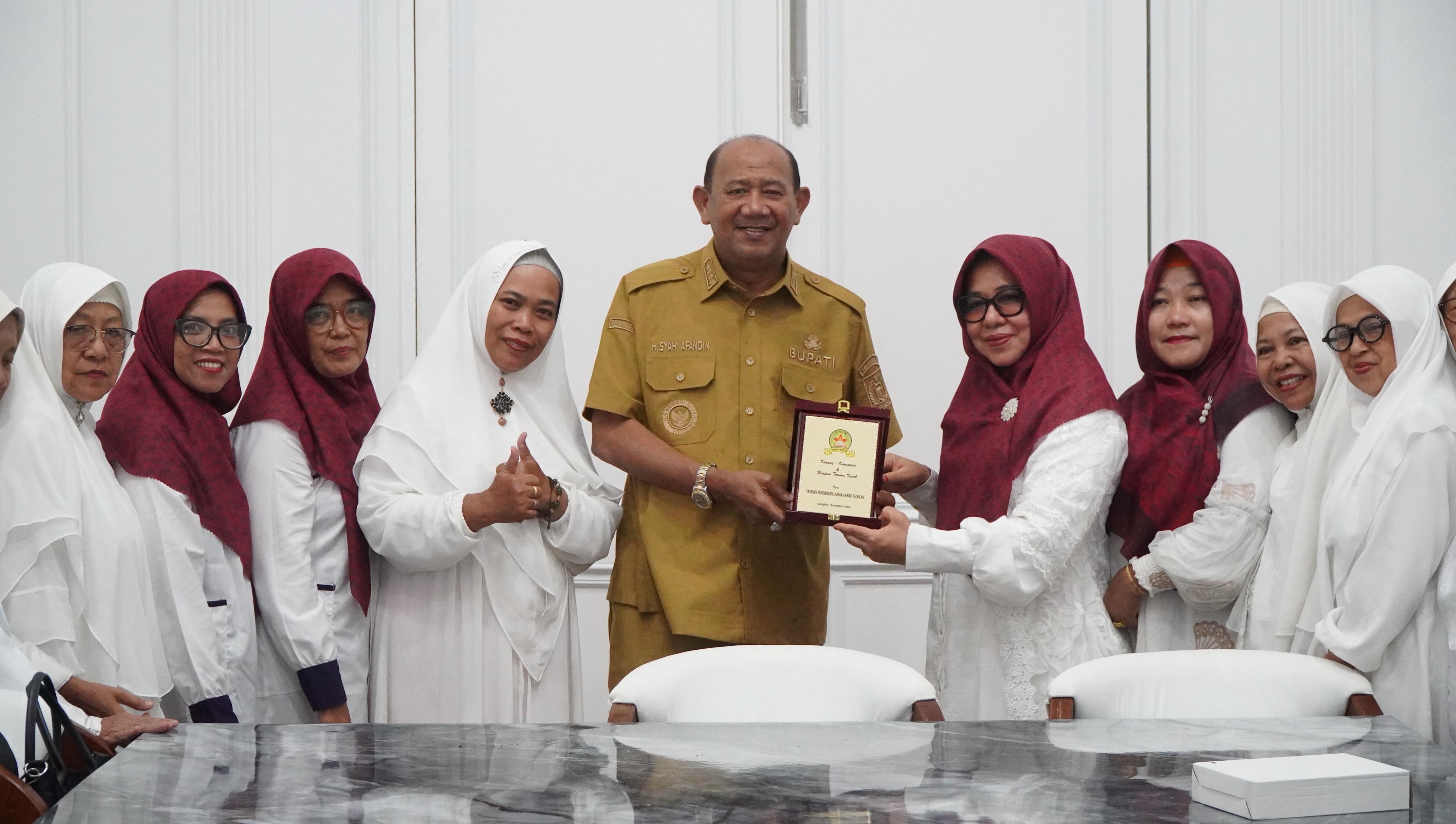 Bupati Langkat Syah Afandin Dukung Pendirian Pesantren Lansia Husnul Khotimah