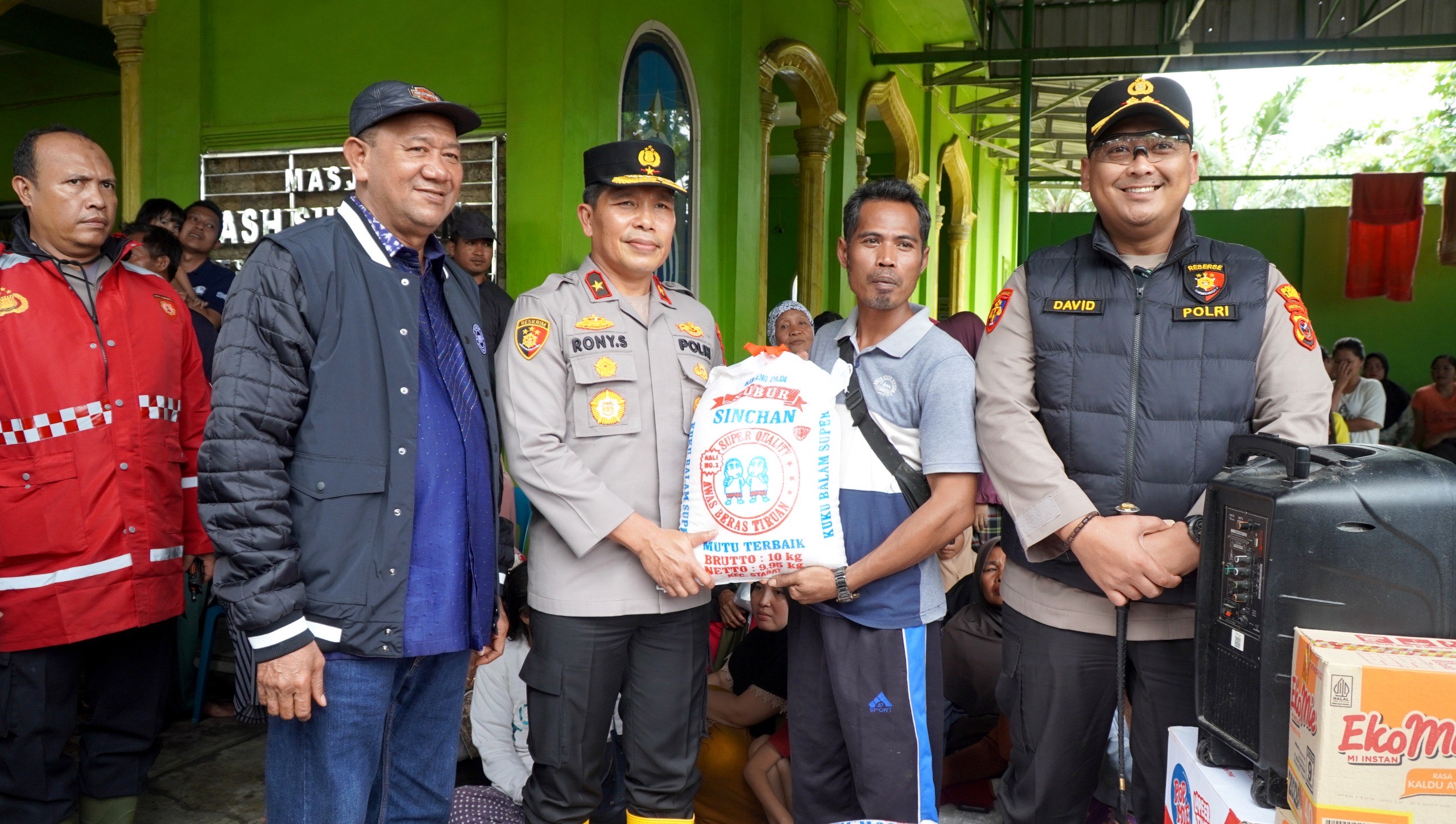 Bahan Pokok Hingga Obatan, Pemkab Langkat Terus Salurkan Bantuan Warga Terdampak Banjir